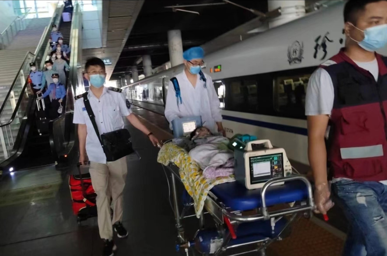 含山县高铁转运公司